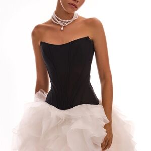 Chic low waist black fitted corset midnight walk it’s milla new with tags size